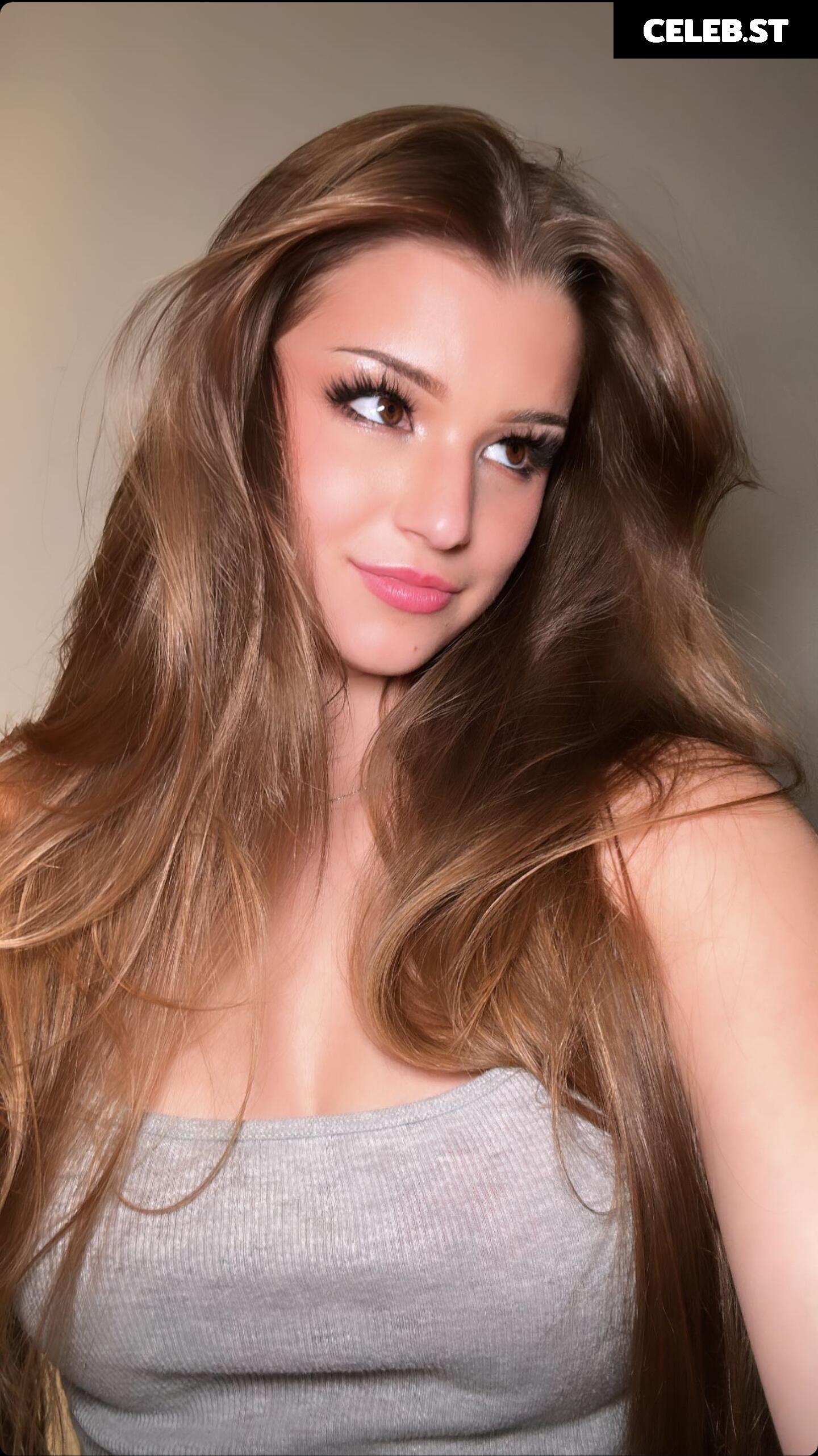 Brooke Monk Image 20651114
