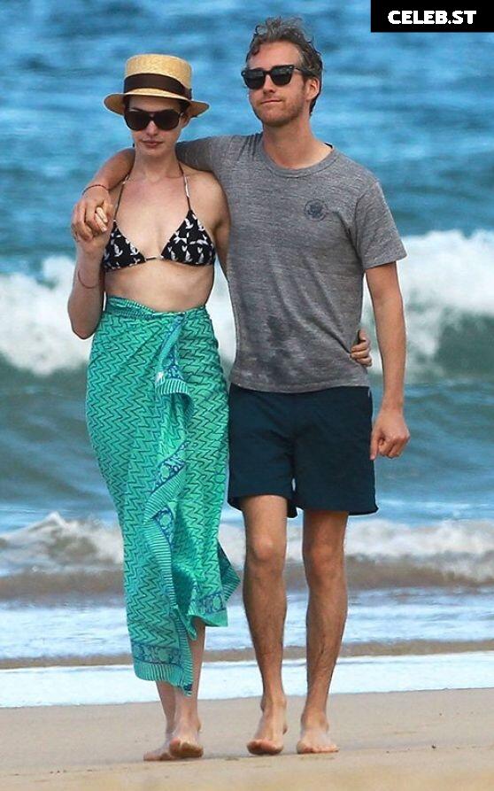 Anne Hathaway Image 2065137