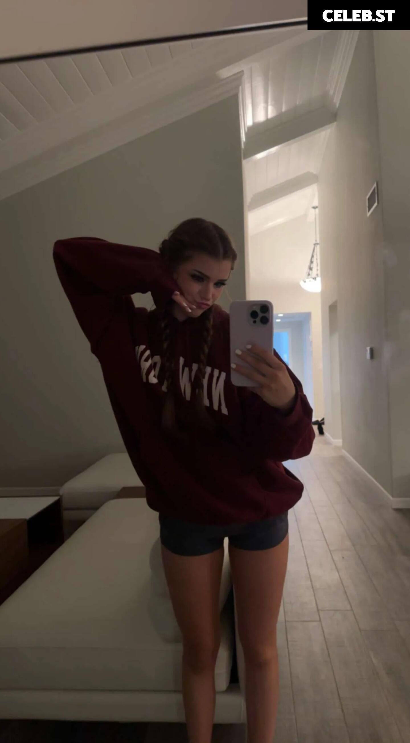 Brooke Monk Image 20651271