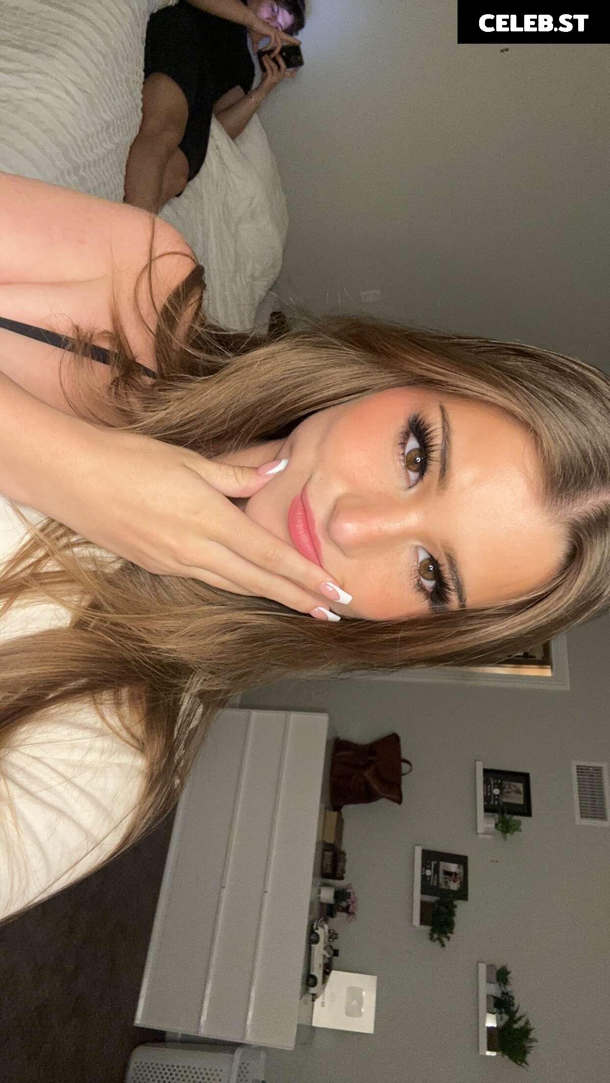 Brooke Monk Image 20652835