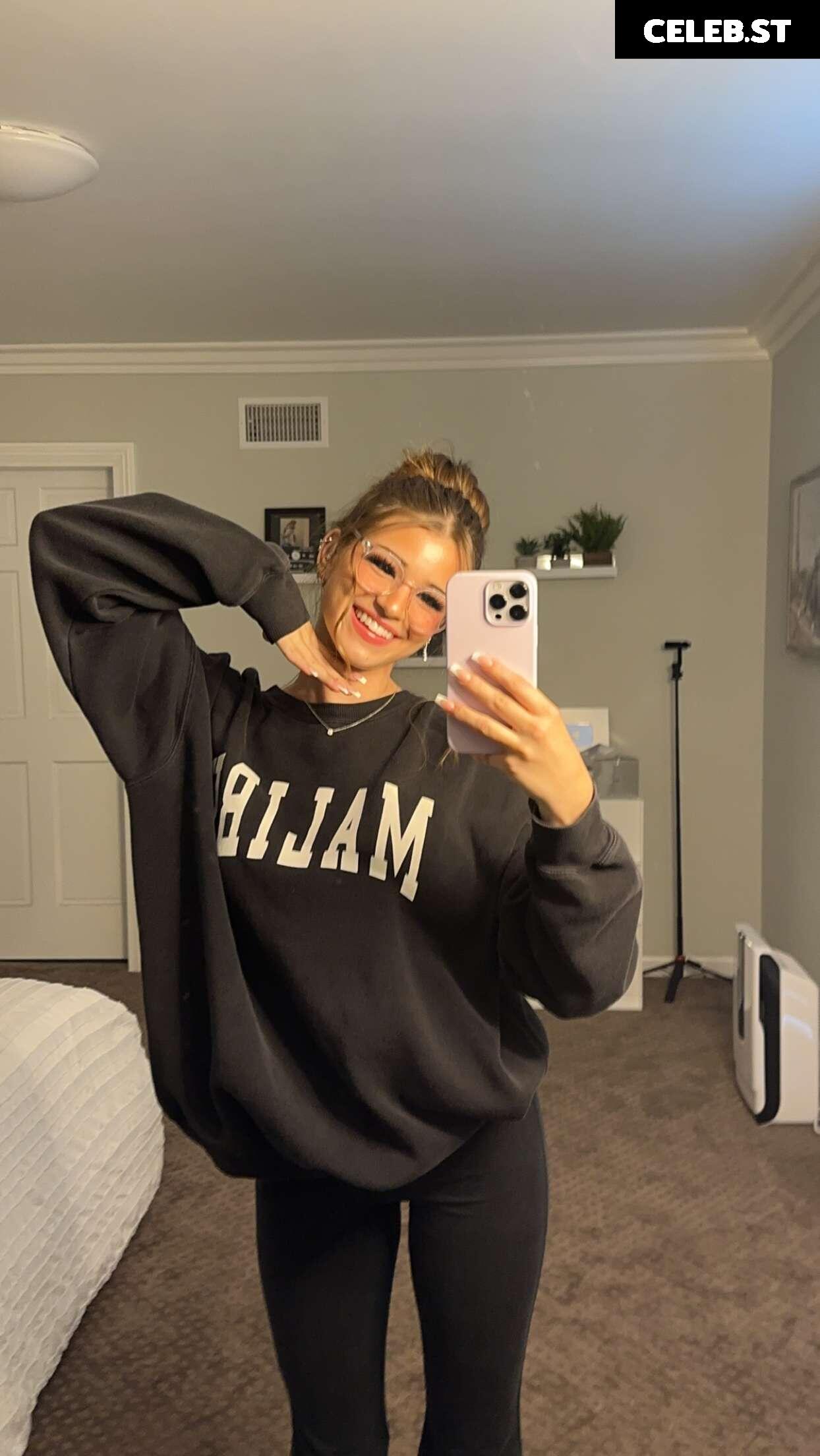 Brooke Monk Image 20652754