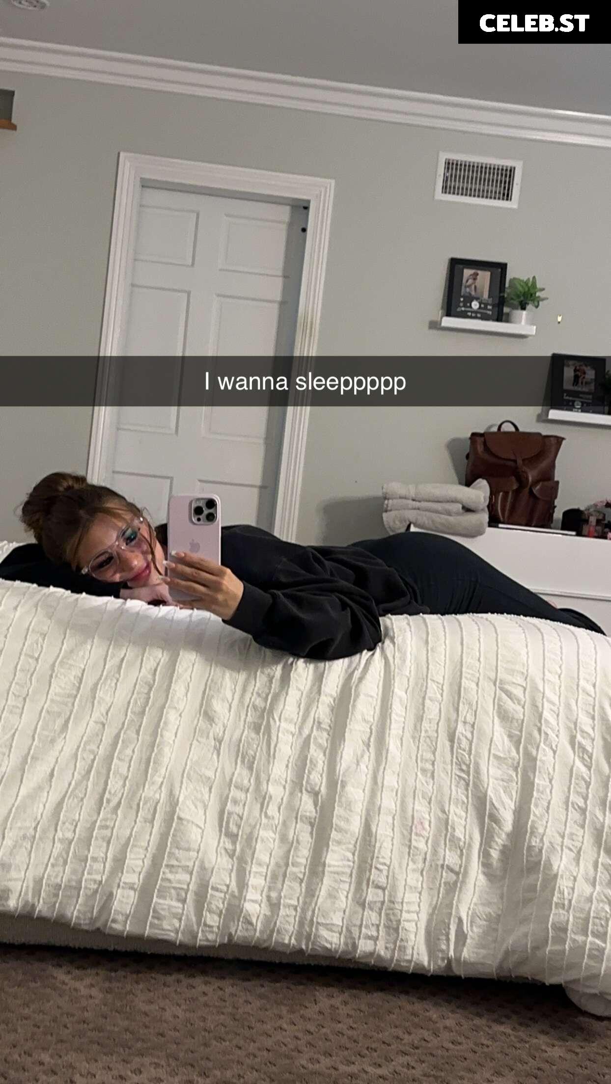 Brooke Monk Image 20652774