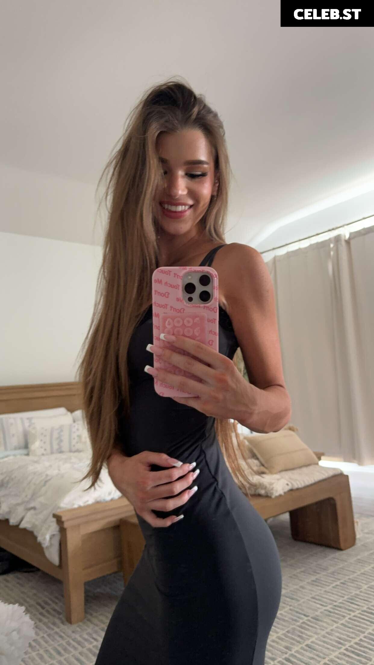 Brooke Monk Image 20659514