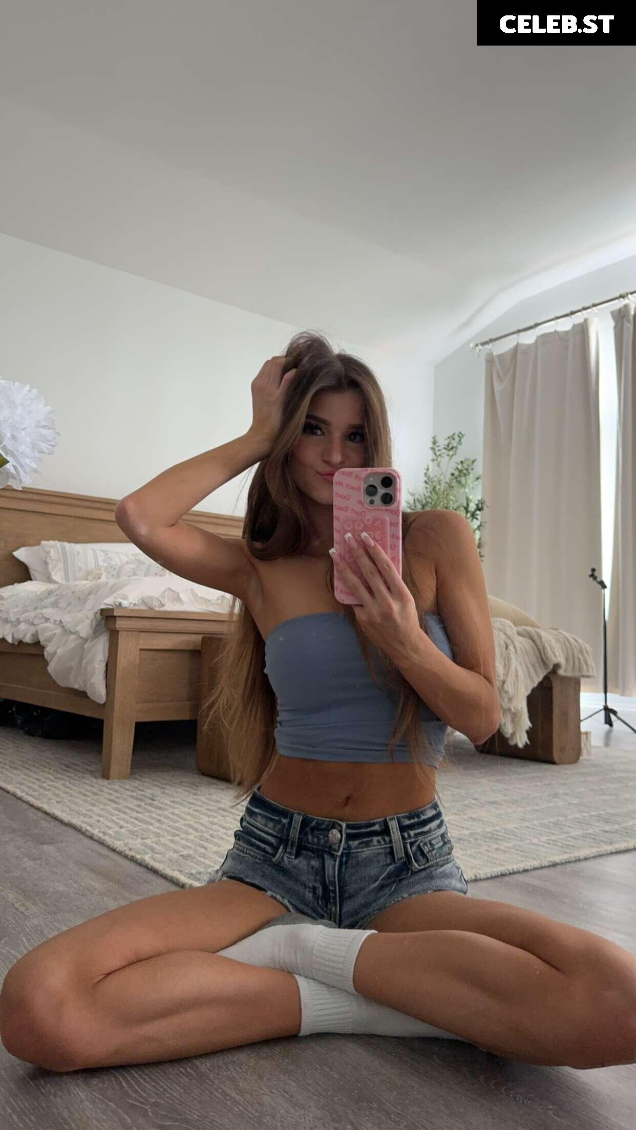 Brooke Monk Image 20659684