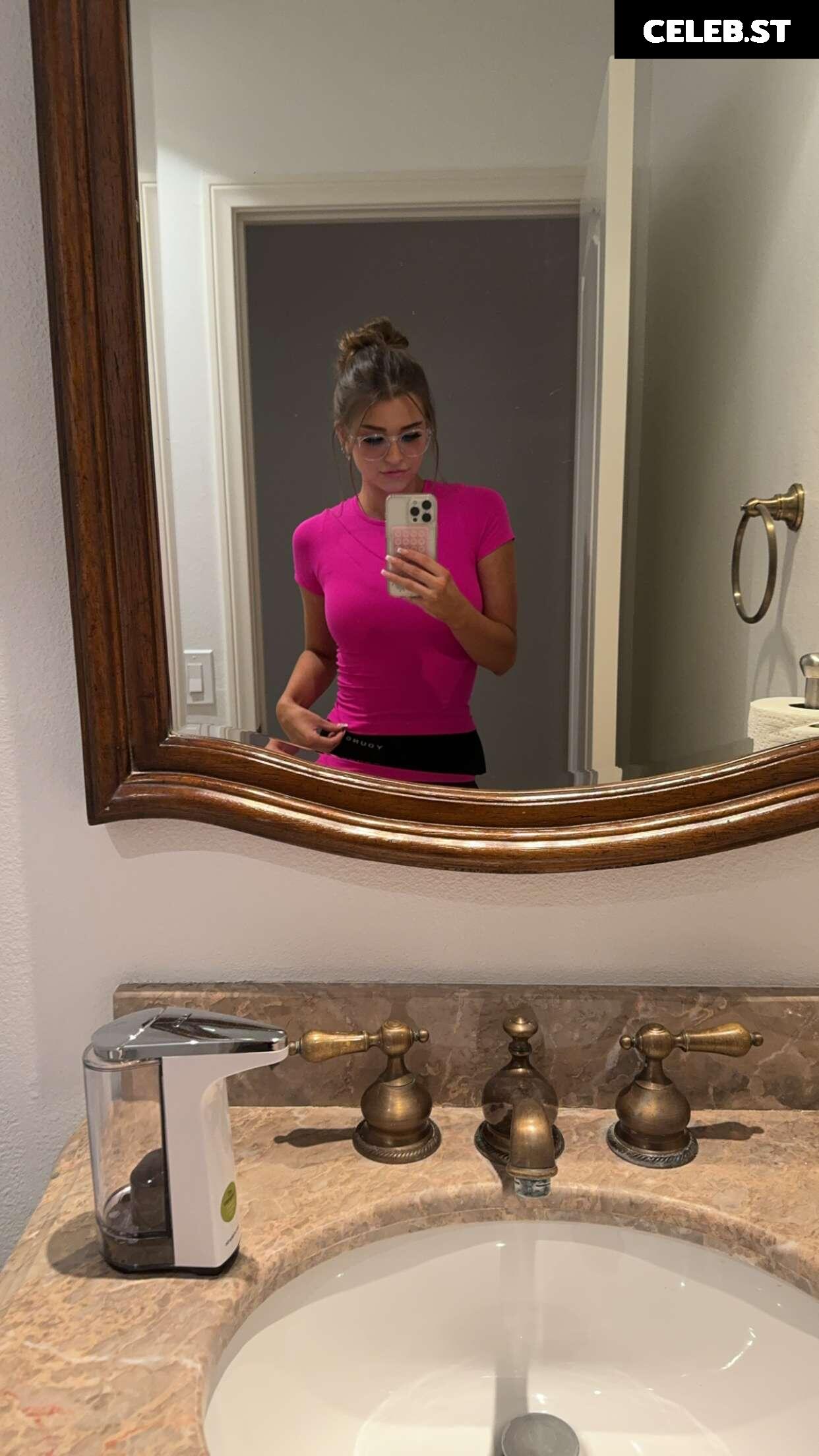 Brooke Monk Image 20668894