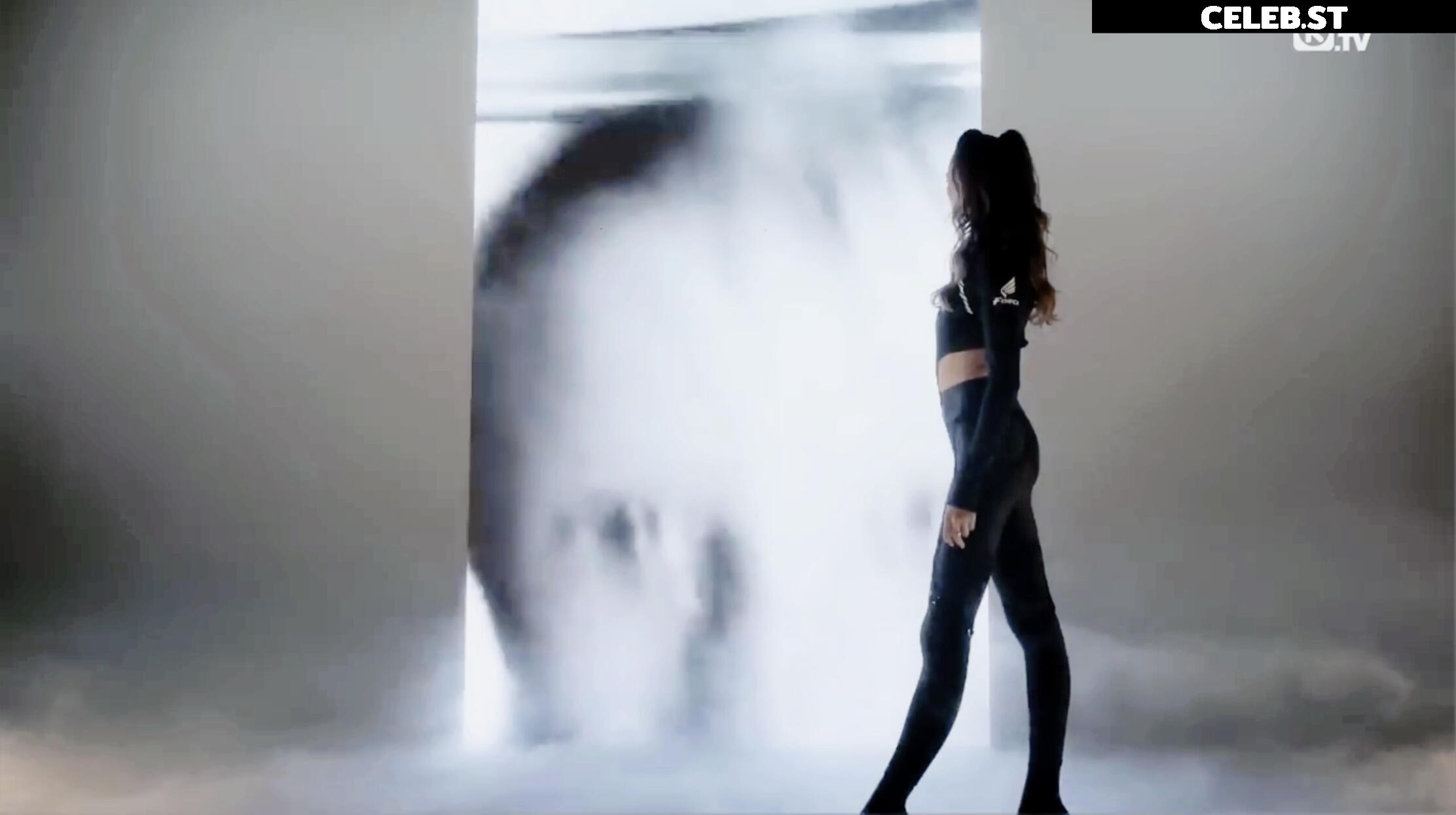 Leony Burger Image 2066479