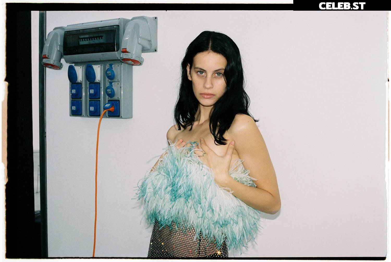 Milena Smit Image 2066736