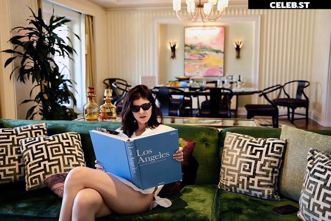 Alexandra Daddario Image 2066113