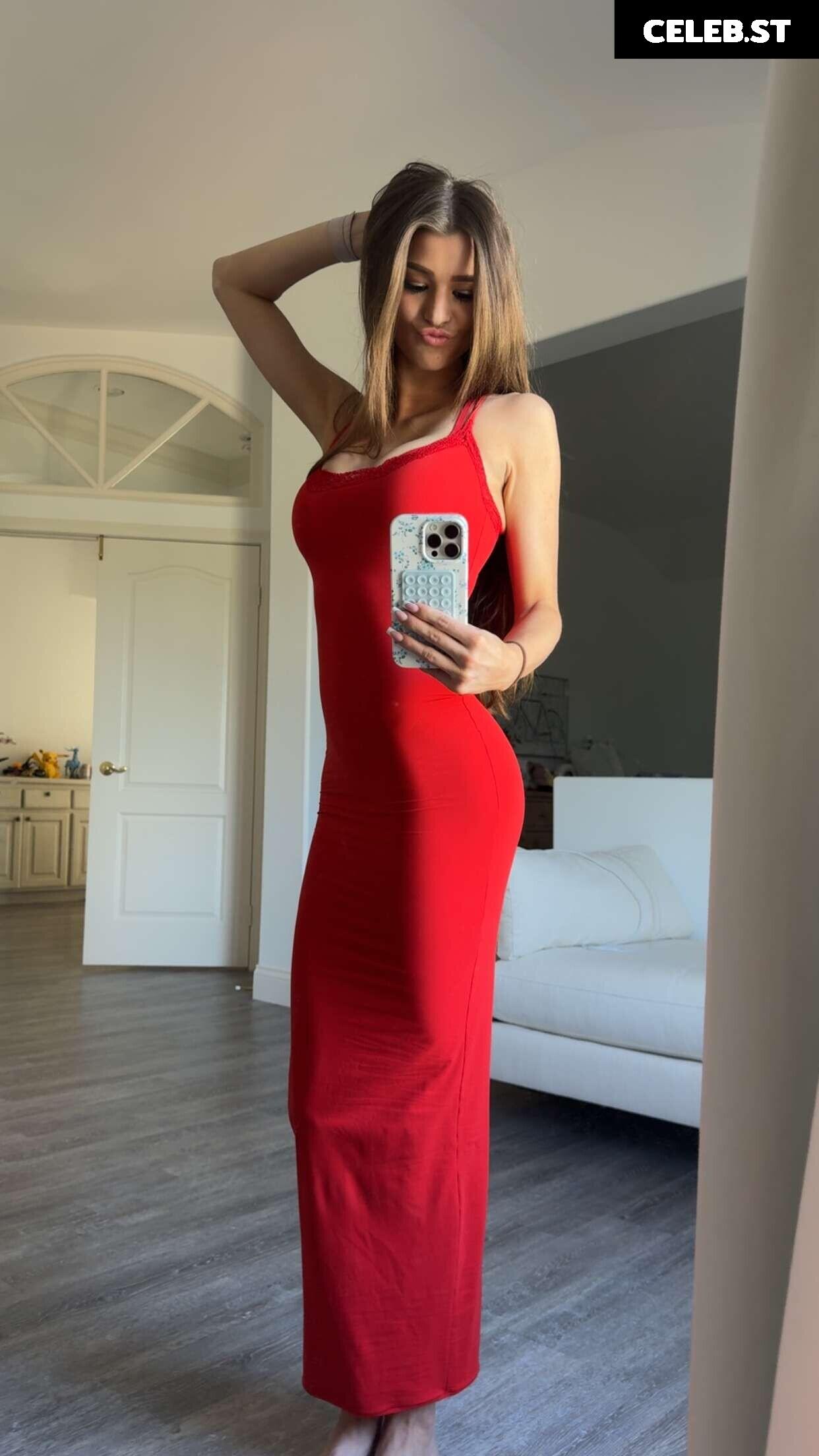 Brooke Monk Image 20660903
