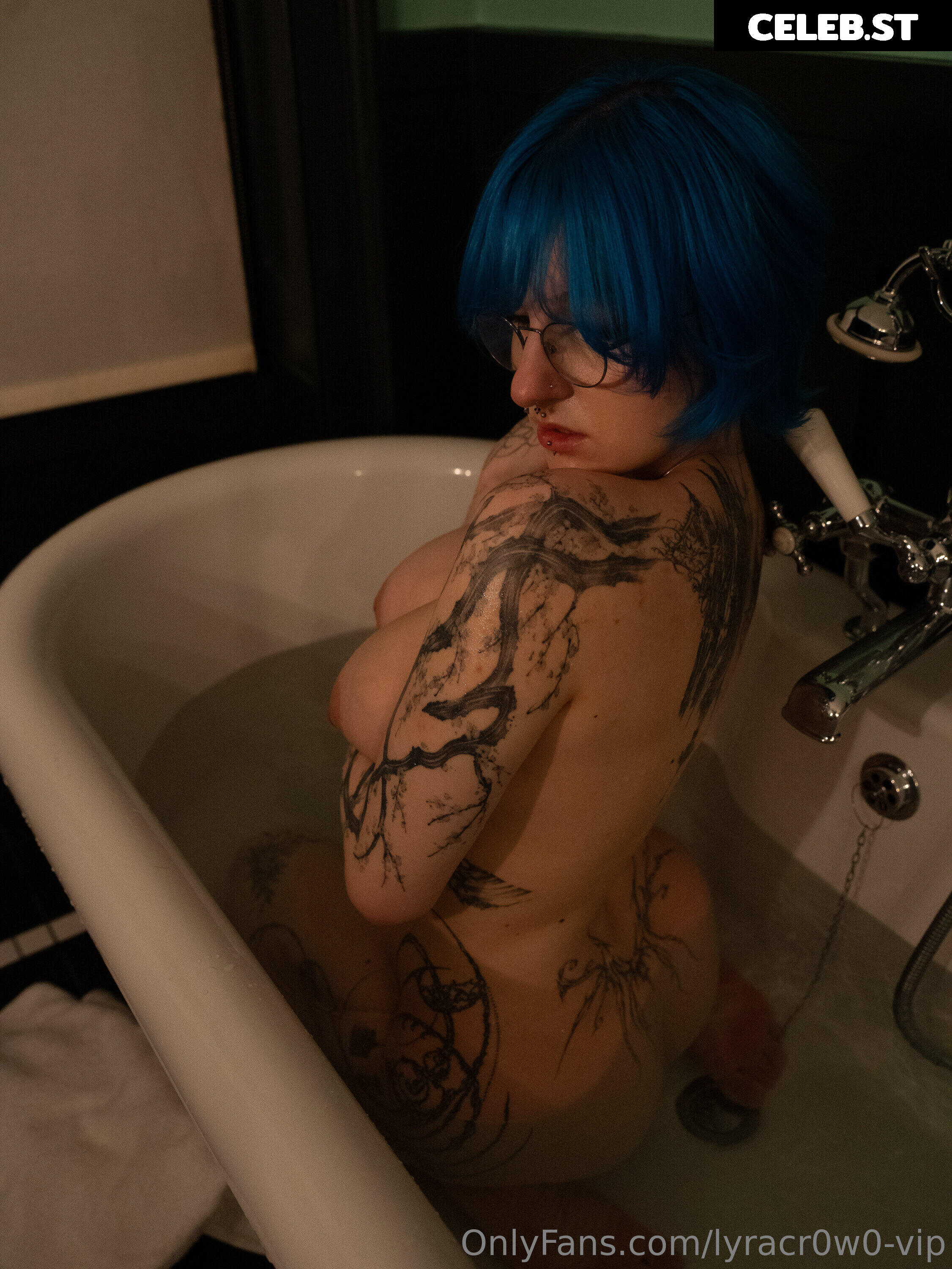 Lyra Crow | lyracr0w0 Image 20660252