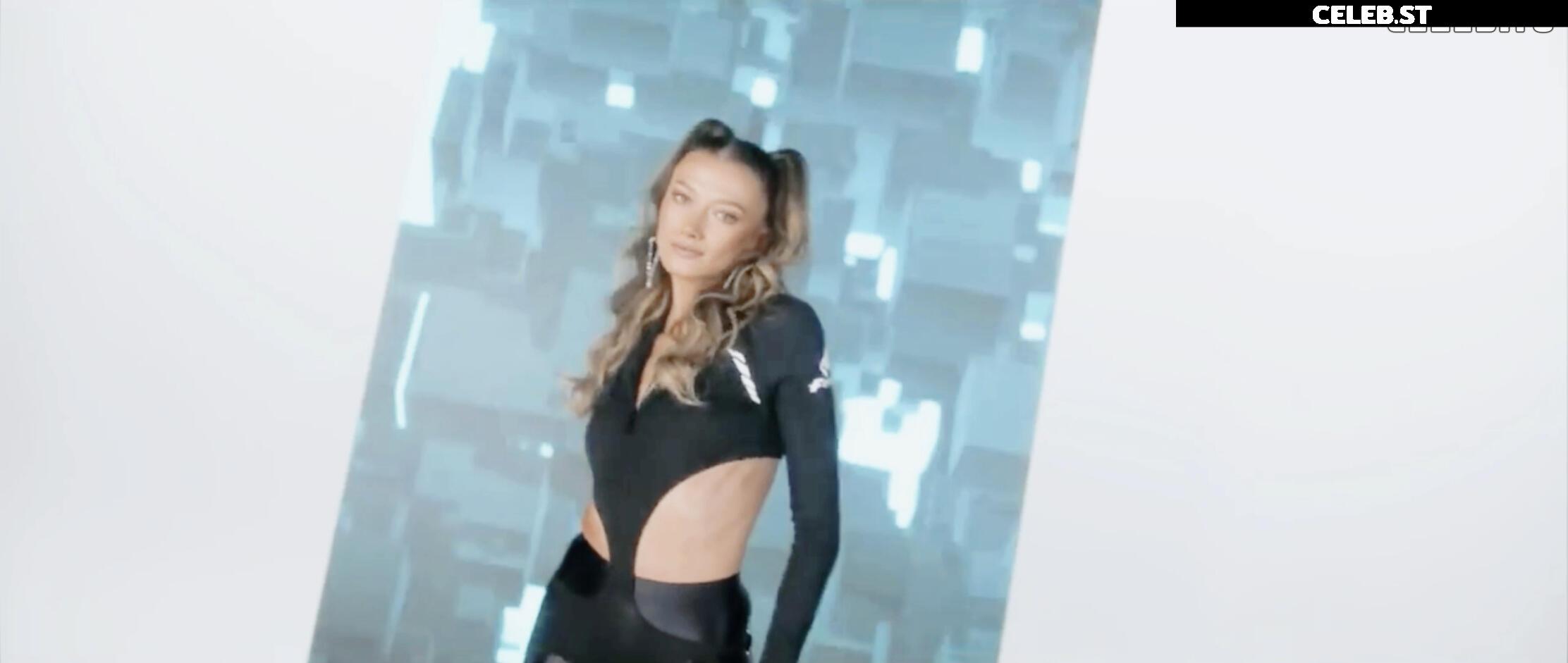 Leony Burger Image 2066307