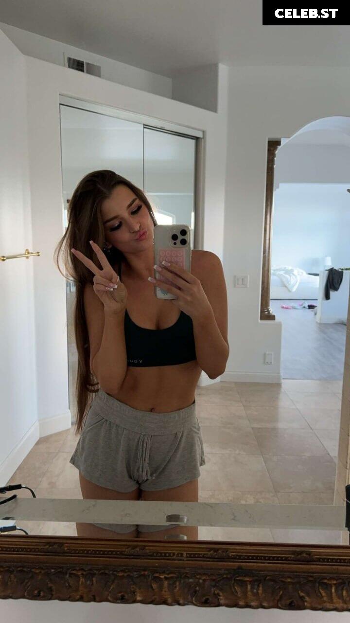 Brooke Monk Image 20669221
