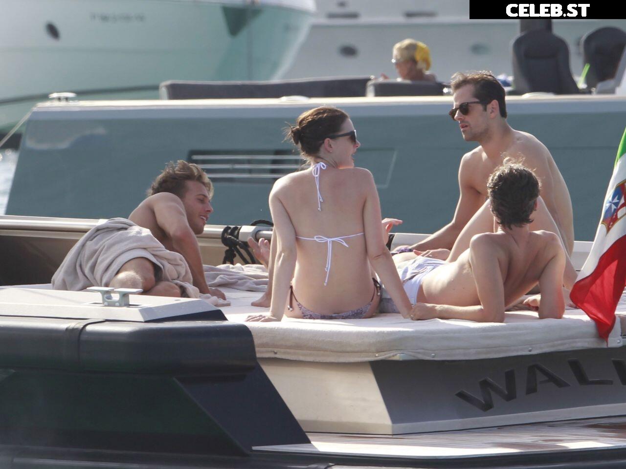 Anne Hathaway Image 2067134