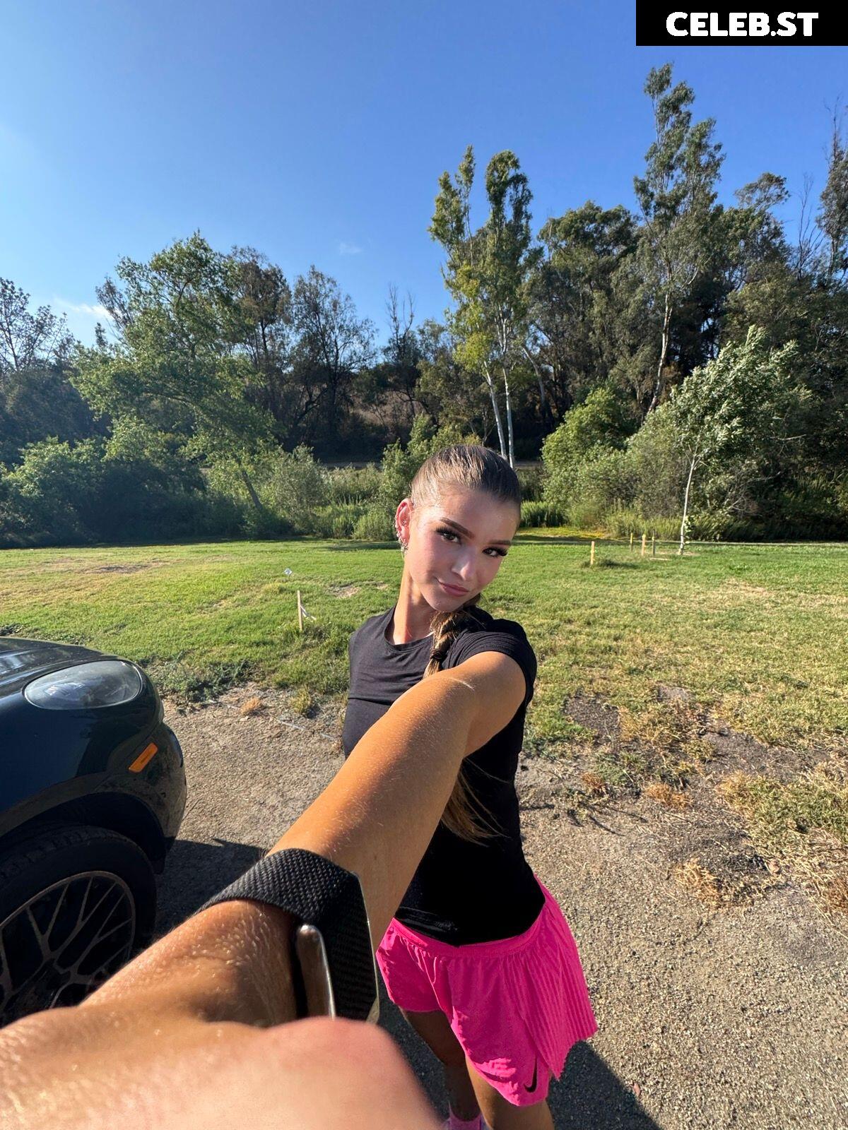 Brooke Monk Image 20673955
