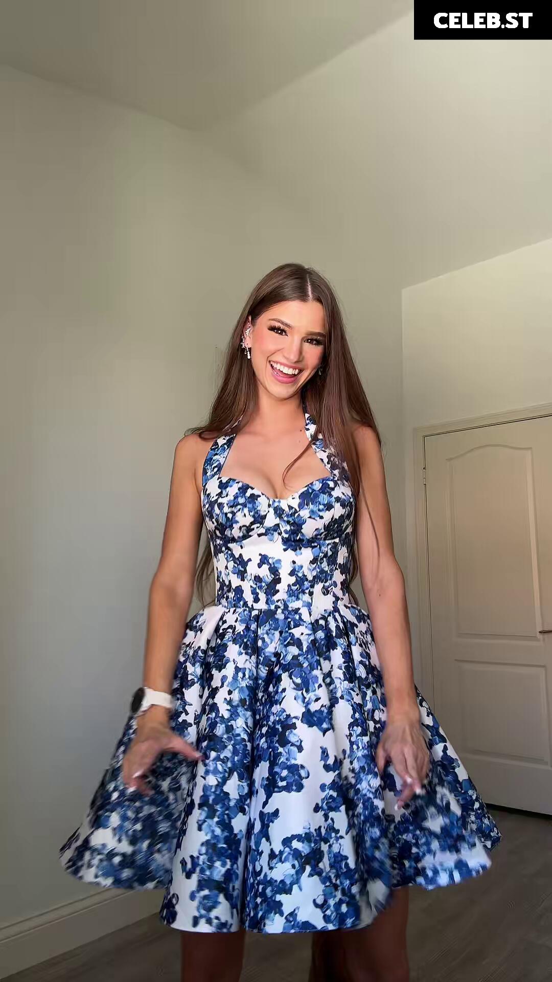 Brooke Monk Image 20673311