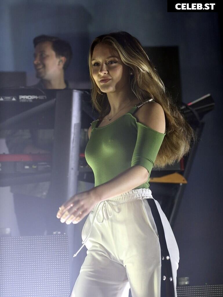 Zara Larsson Image 2067336