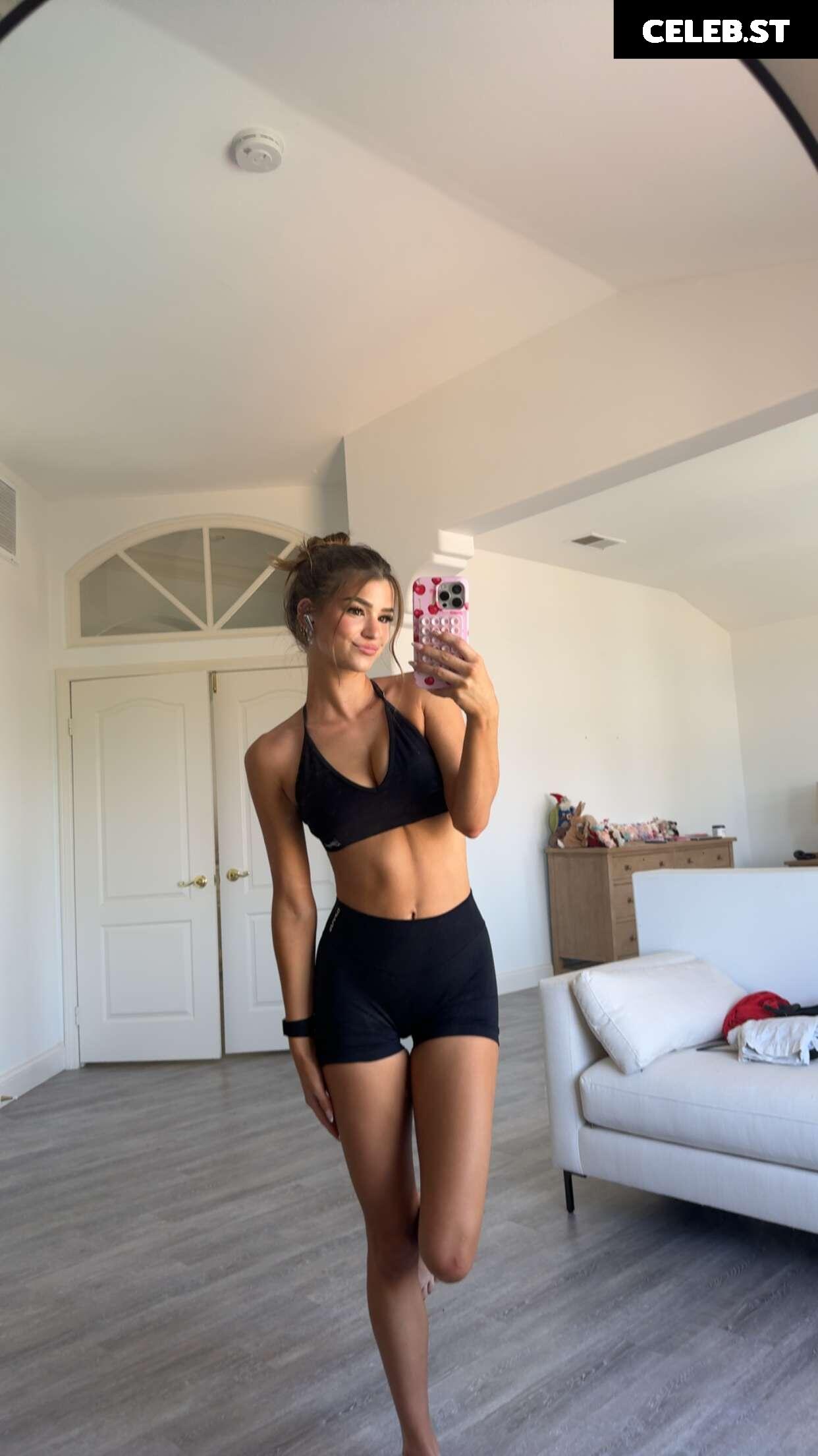 Brooke Monk Image 20672614