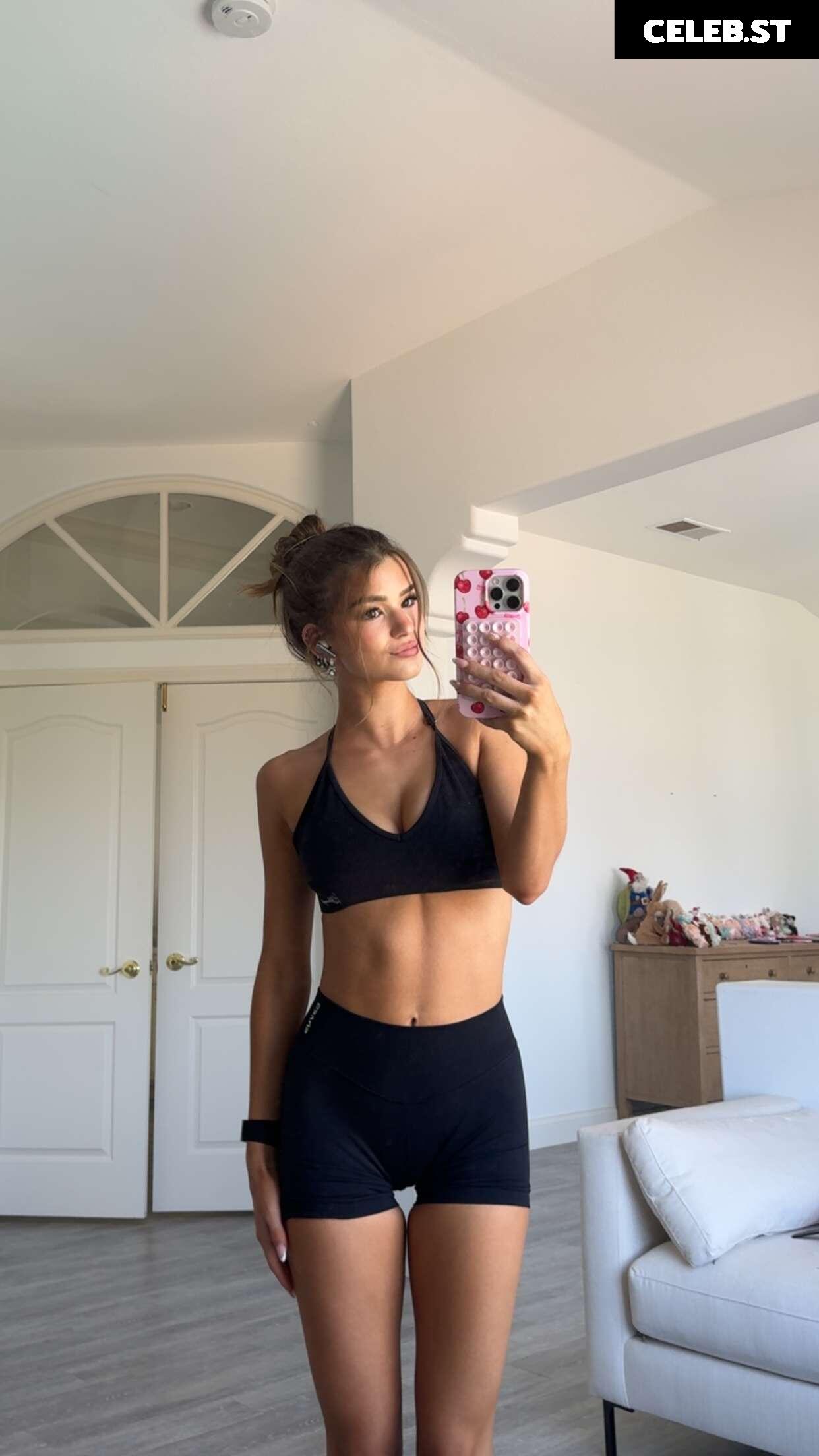 Brooke Monk Image 20672634