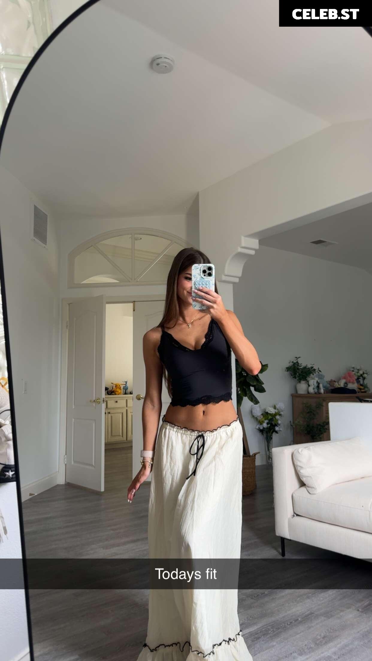 Brooke Monk Image 20672093