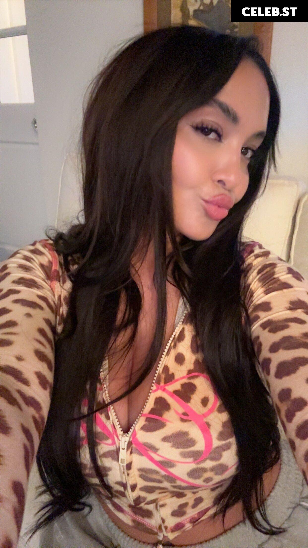 Stella Hudgens (Vanessa's Sister) Image 20645973