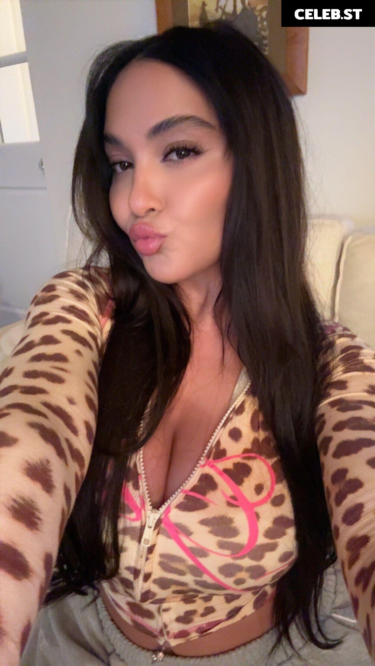 Stella Hudgens (Vanessa's Sister) Image 20645977