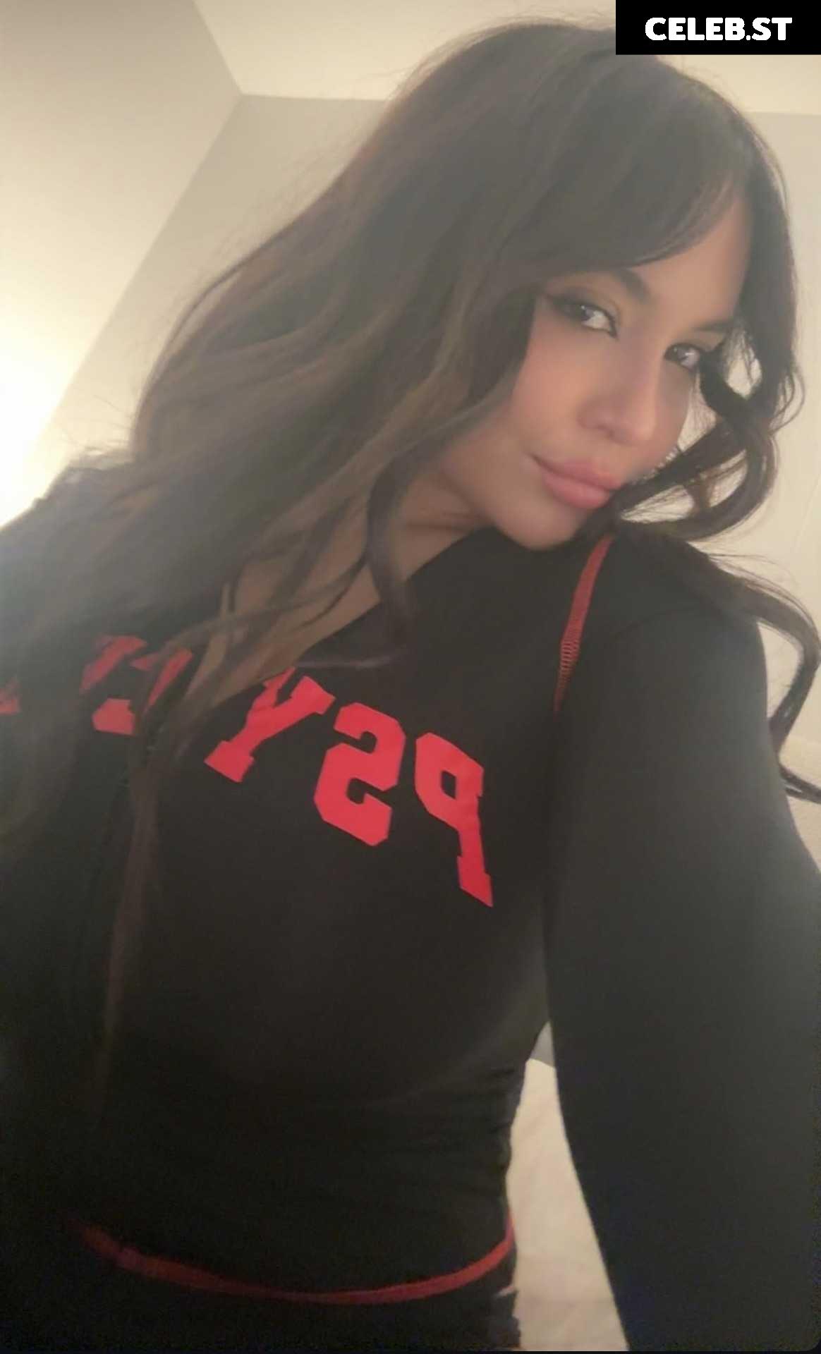 Stella Hudgens (Vanessa's Sister) Image 20645783
