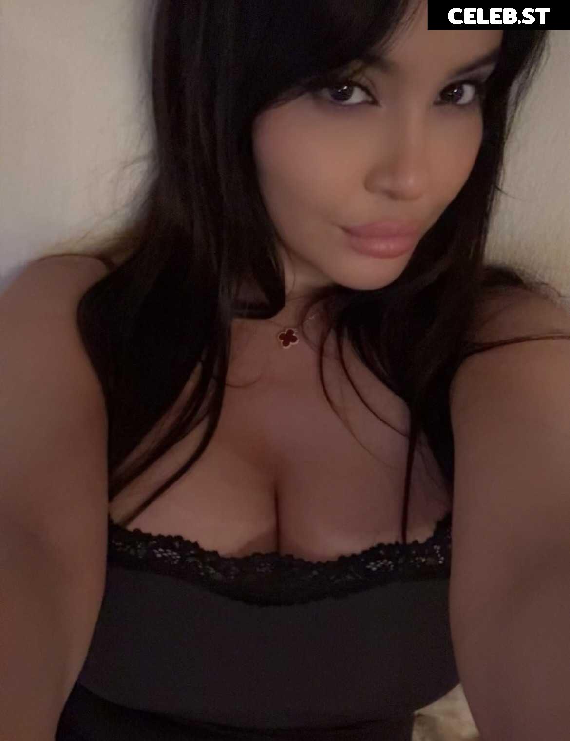 Stella Hudgens (Vanessa's Sister) Image 20645781