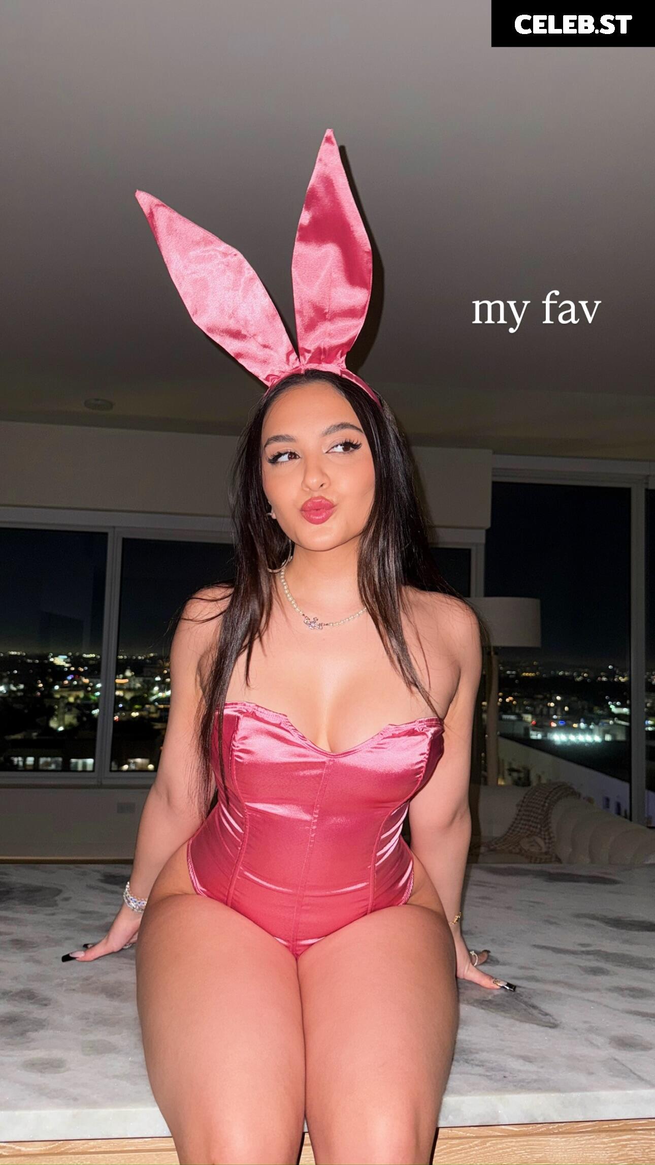 Stella Hudgens (Vanessa's Sister) Image 20645625