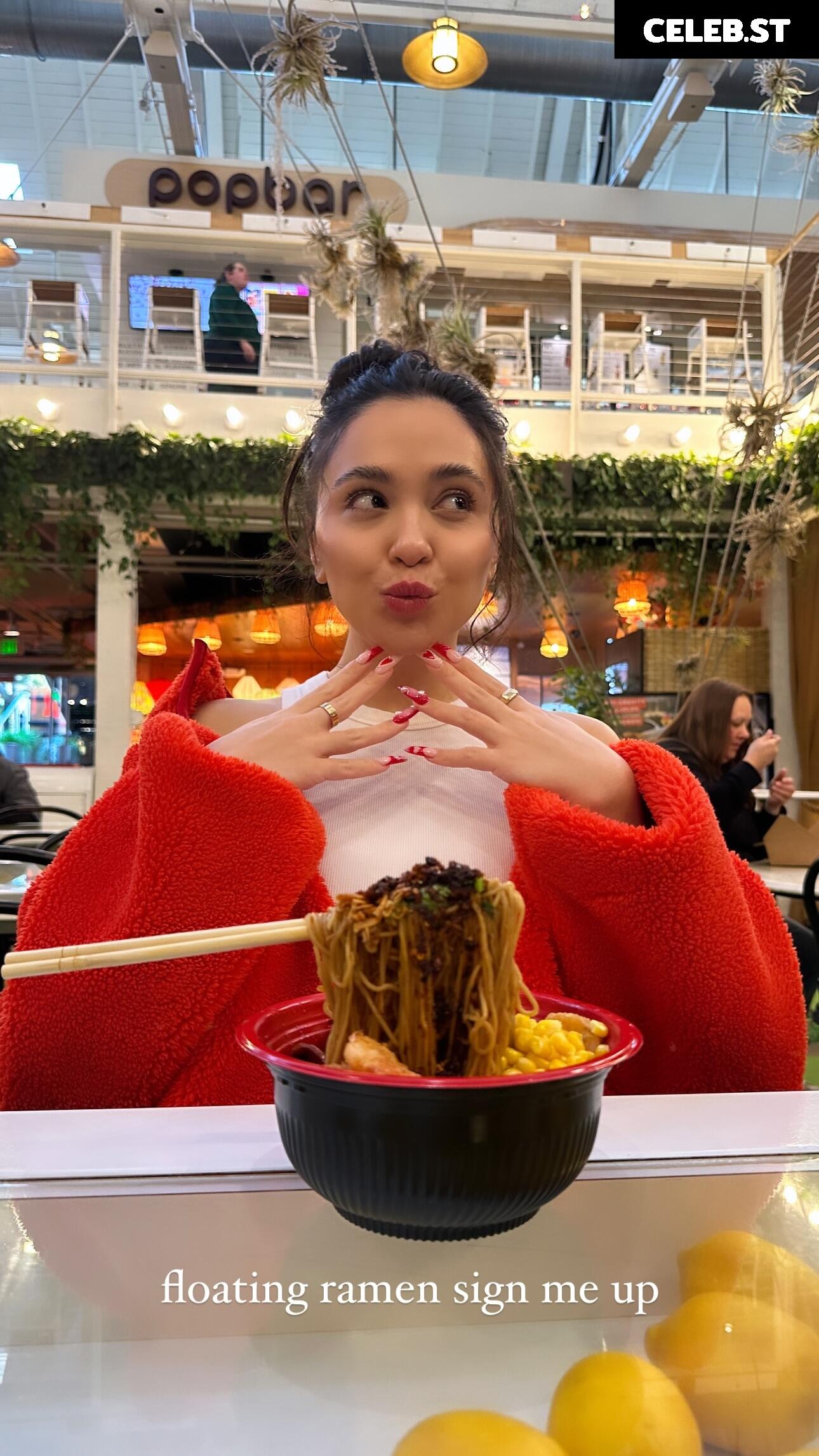Stella Hudgens (Vanessa's Sister) Image 20645091