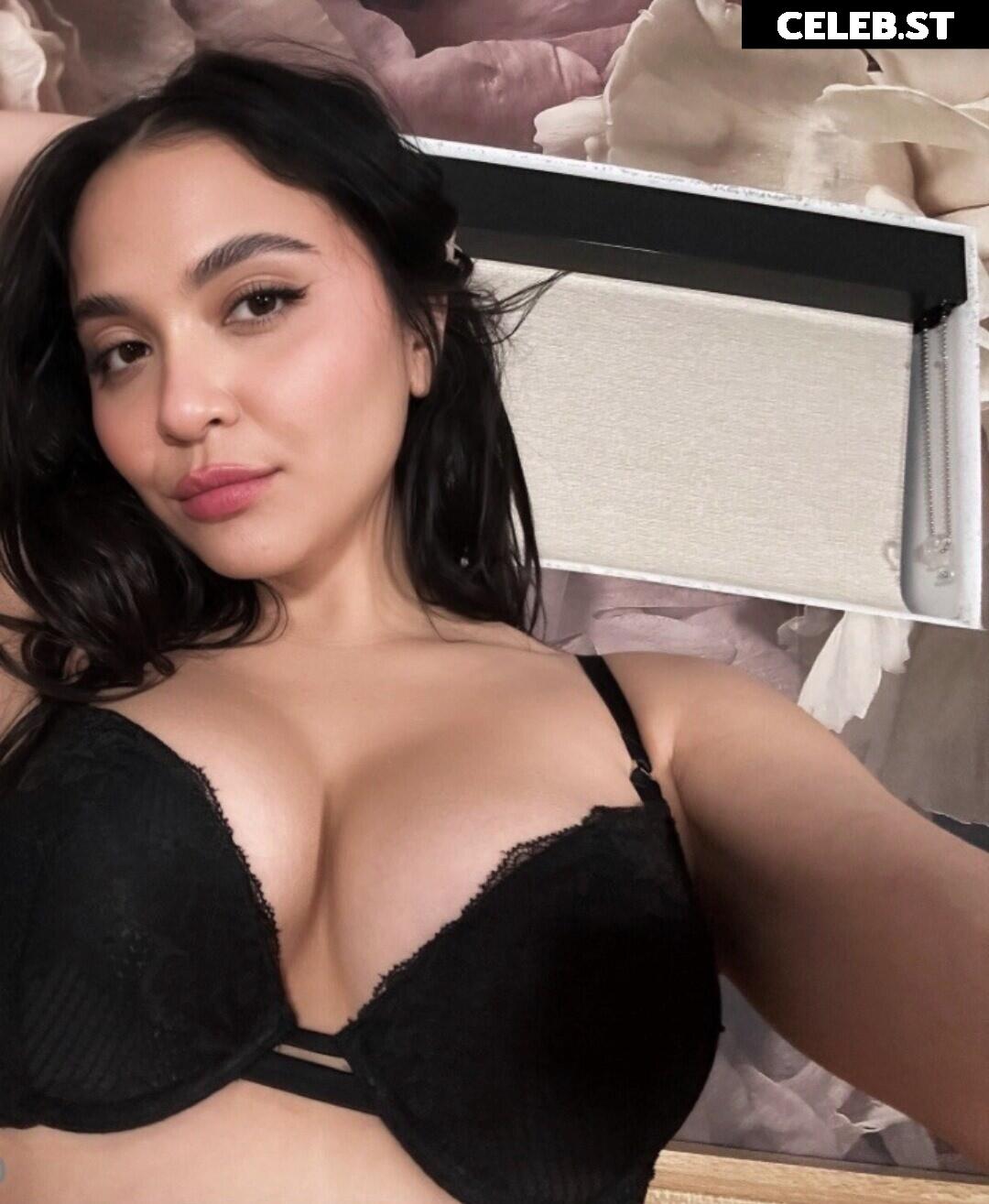 Stella Hudgens (Vanessa's Sister) Image 20645016