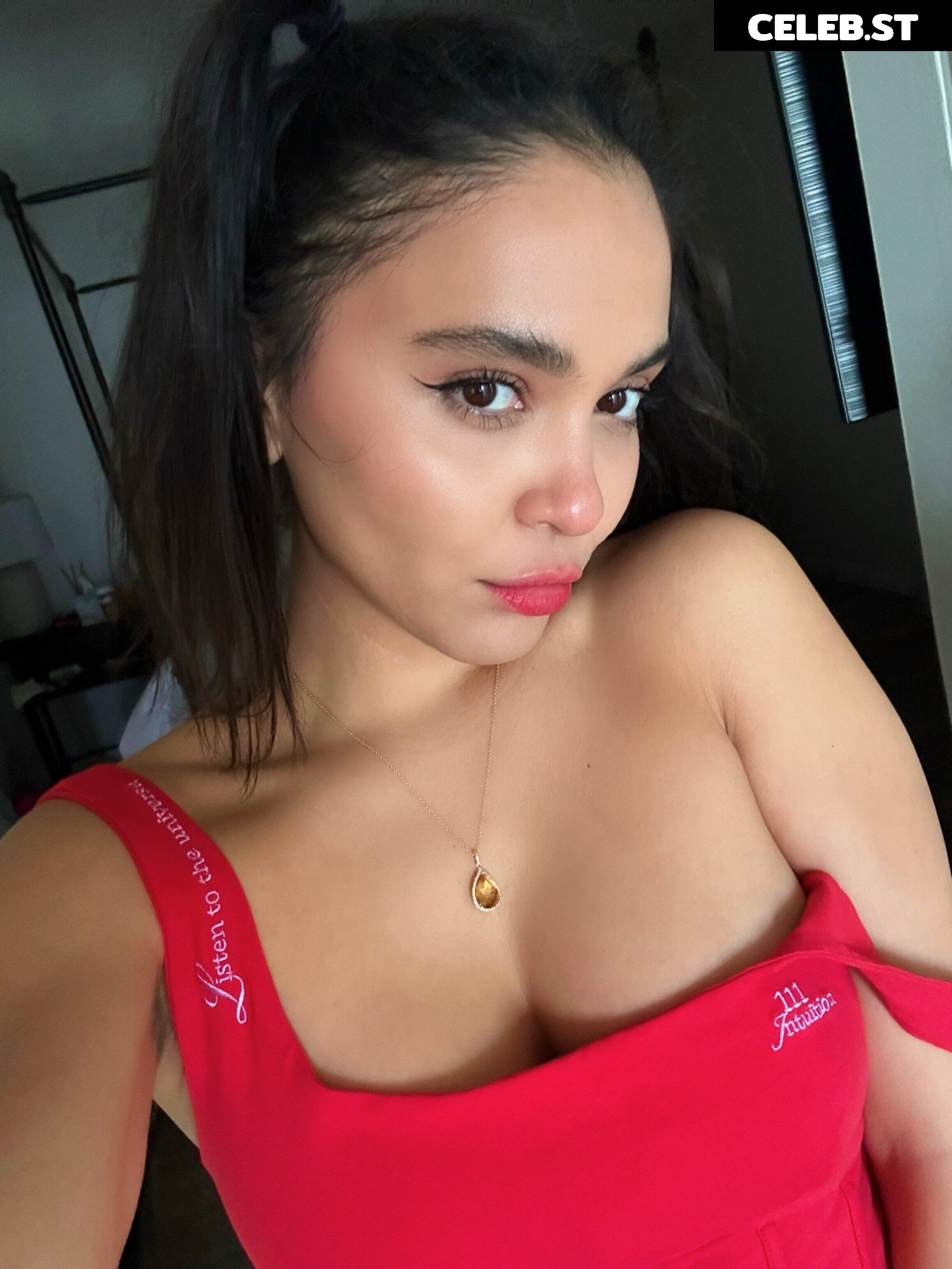 Stella Hudgens (Vanessa's Sister) Image 20645049