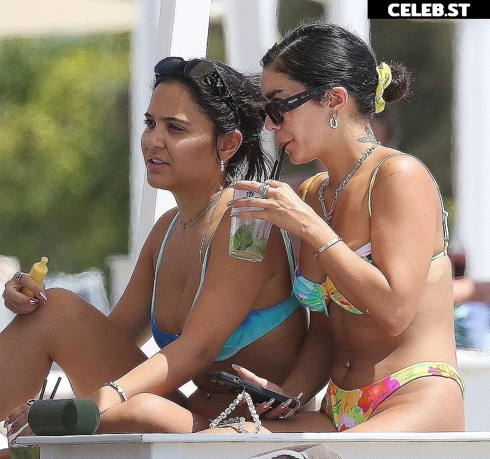 Stella Hudgens (Vanessa's Sister) Image 20644913