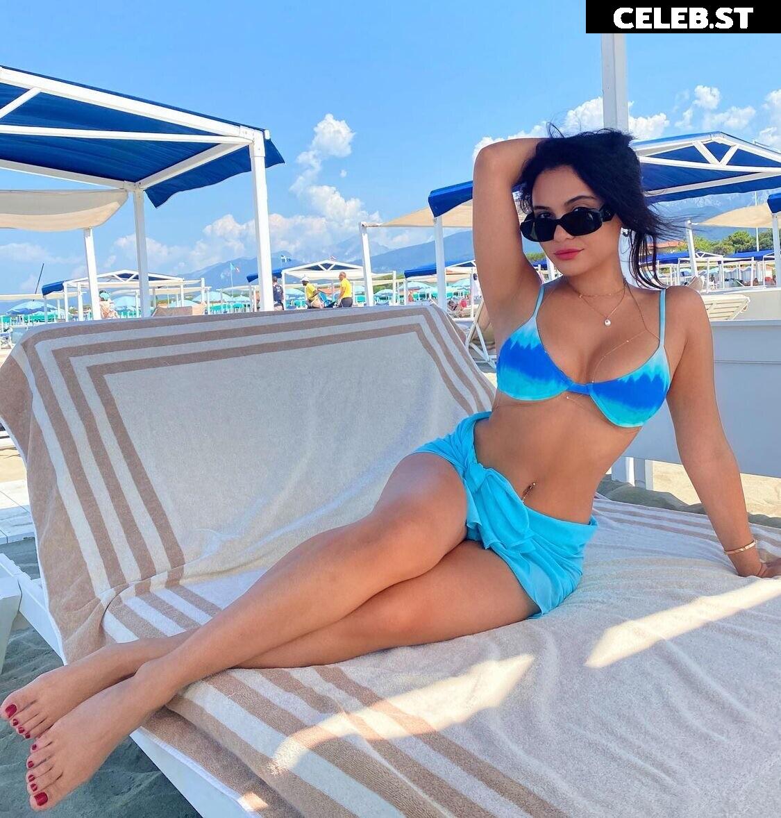 Stella Hudgens (Vanessa's Sister) Image 20644915
