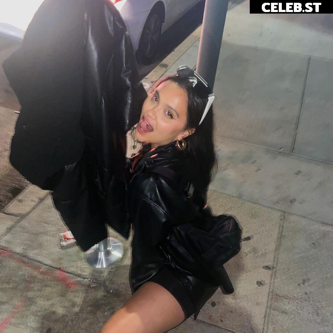 Stella Hudgens (Vanessa's Sister) Image 20644842