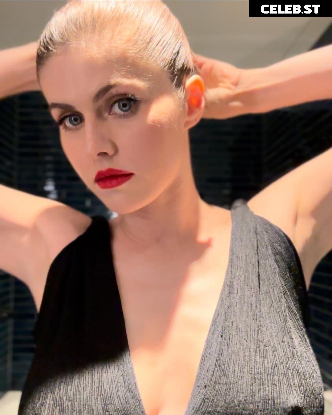 Alexandra Daddario Image 2061637