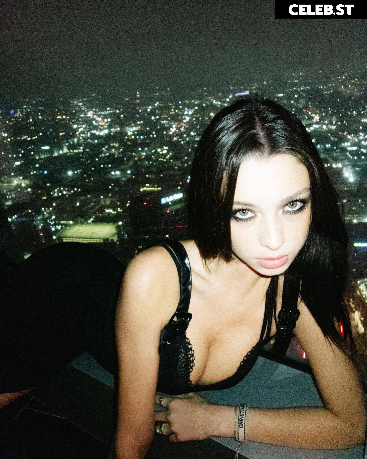 Mishka Silva Image 2061180