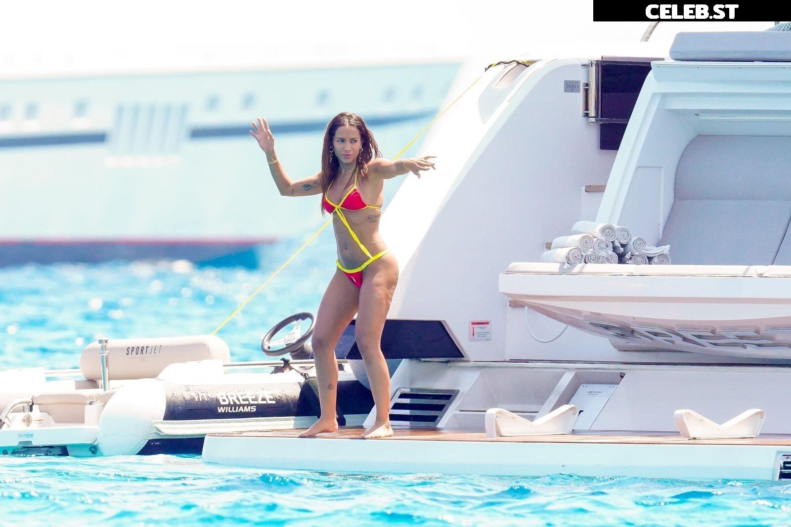 Anitta Image 2061371