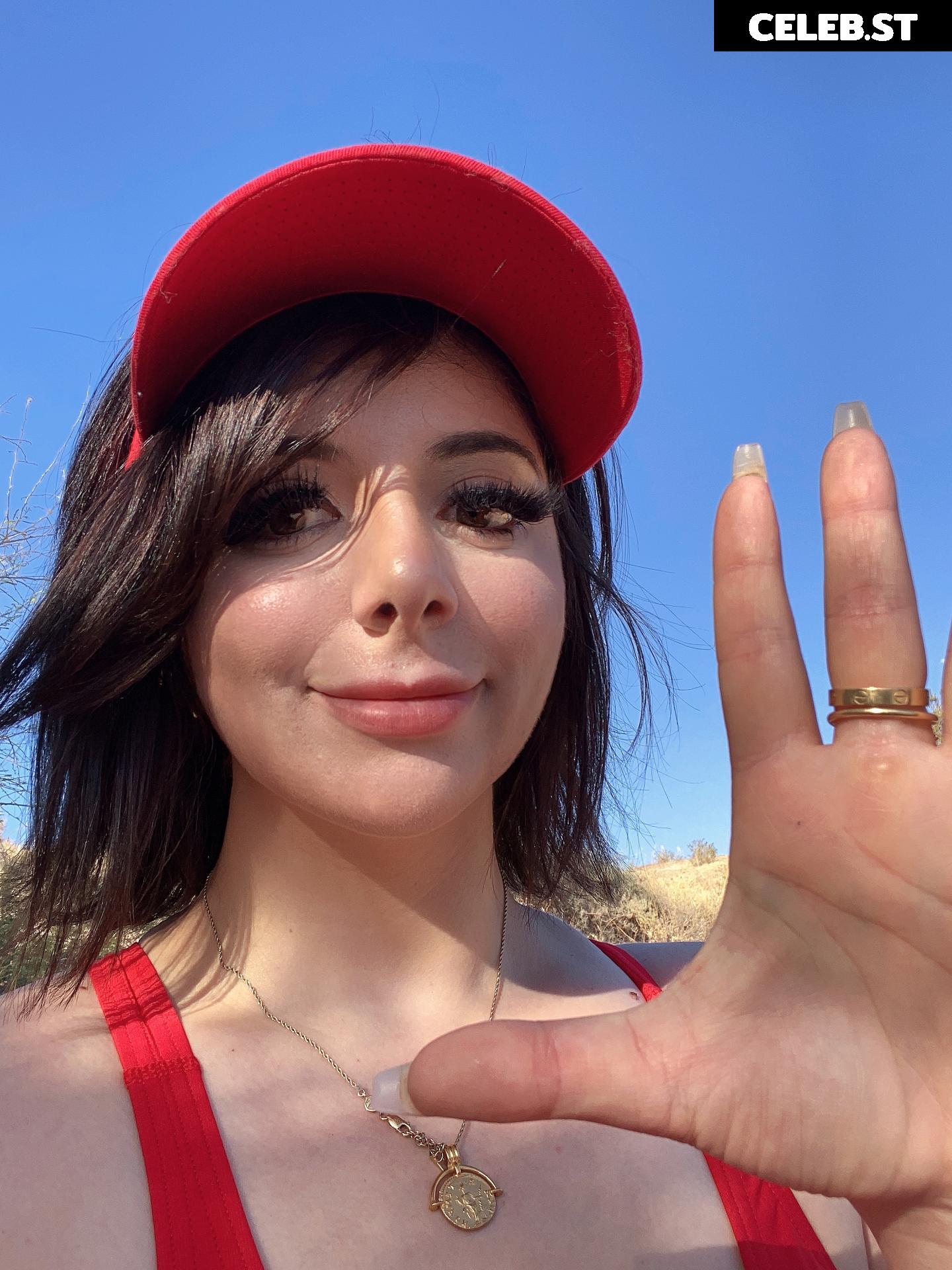 momokun / Mariah Mallad Image 20628025