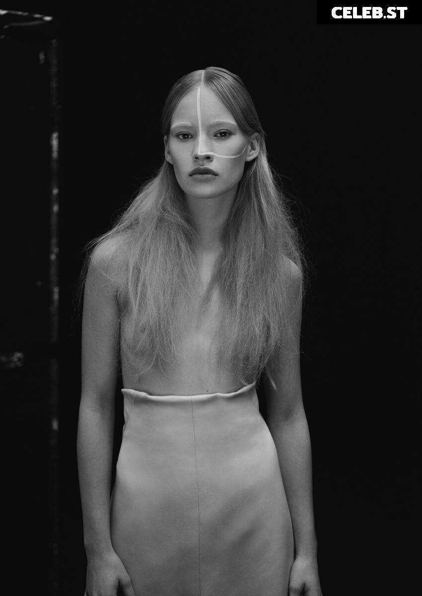 Valerie Huber Image 2062404