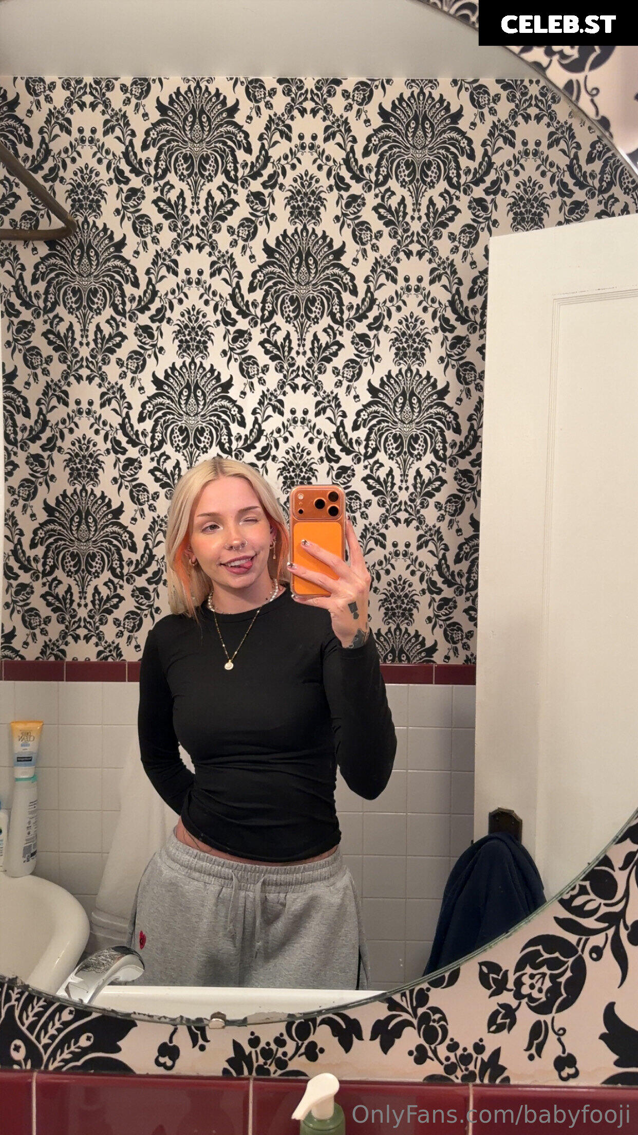 babyfooji / peachtot Image 20629537