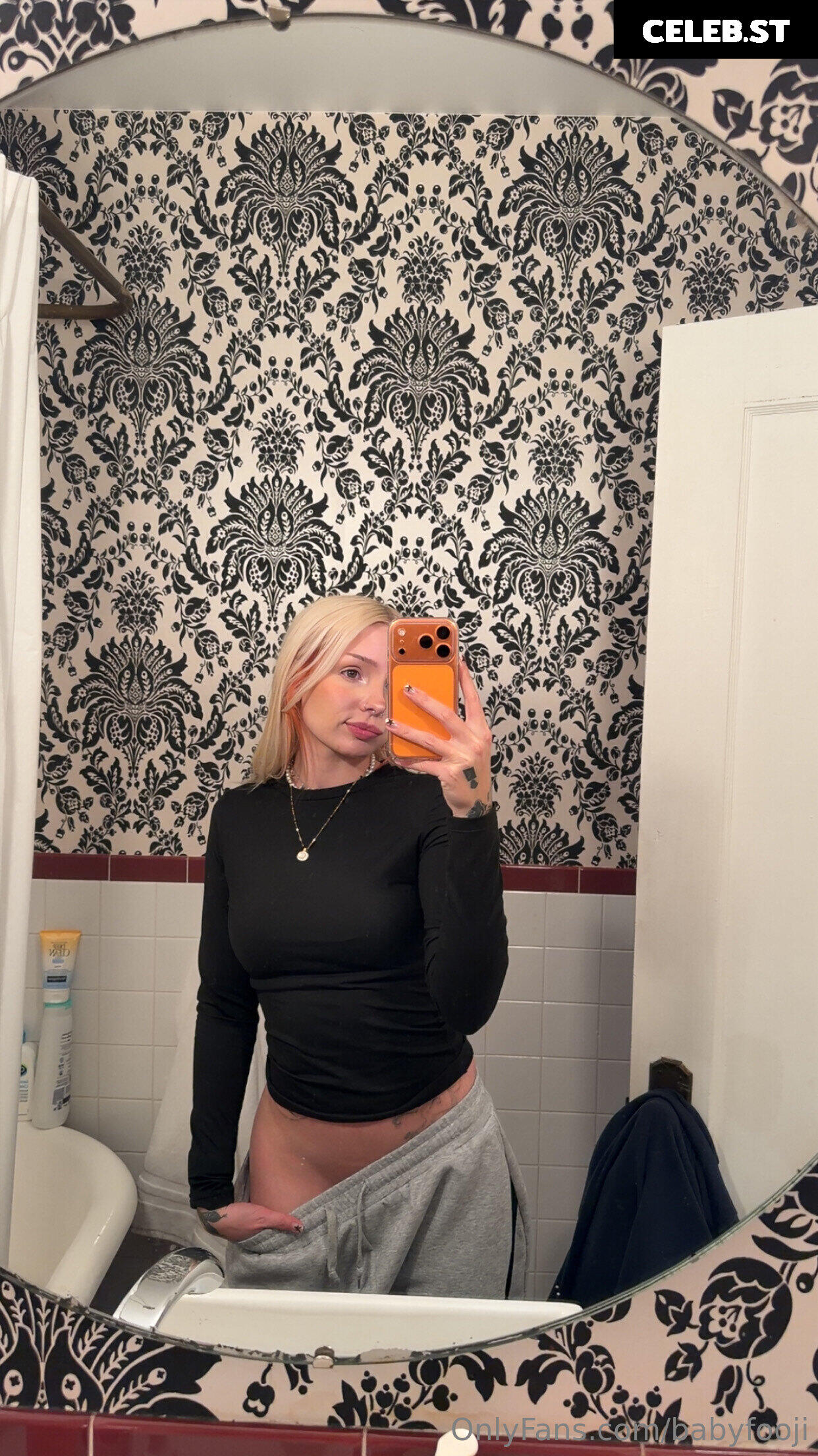 babyfooji / peachtot Image 20629541
