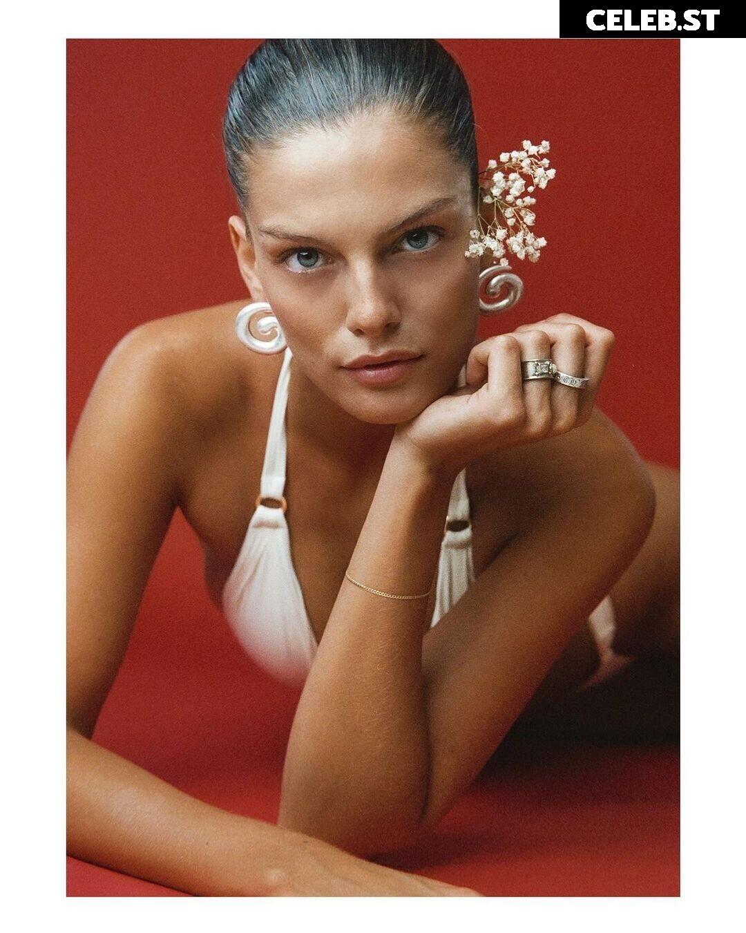 Vanessa Fuchs Image 2063725