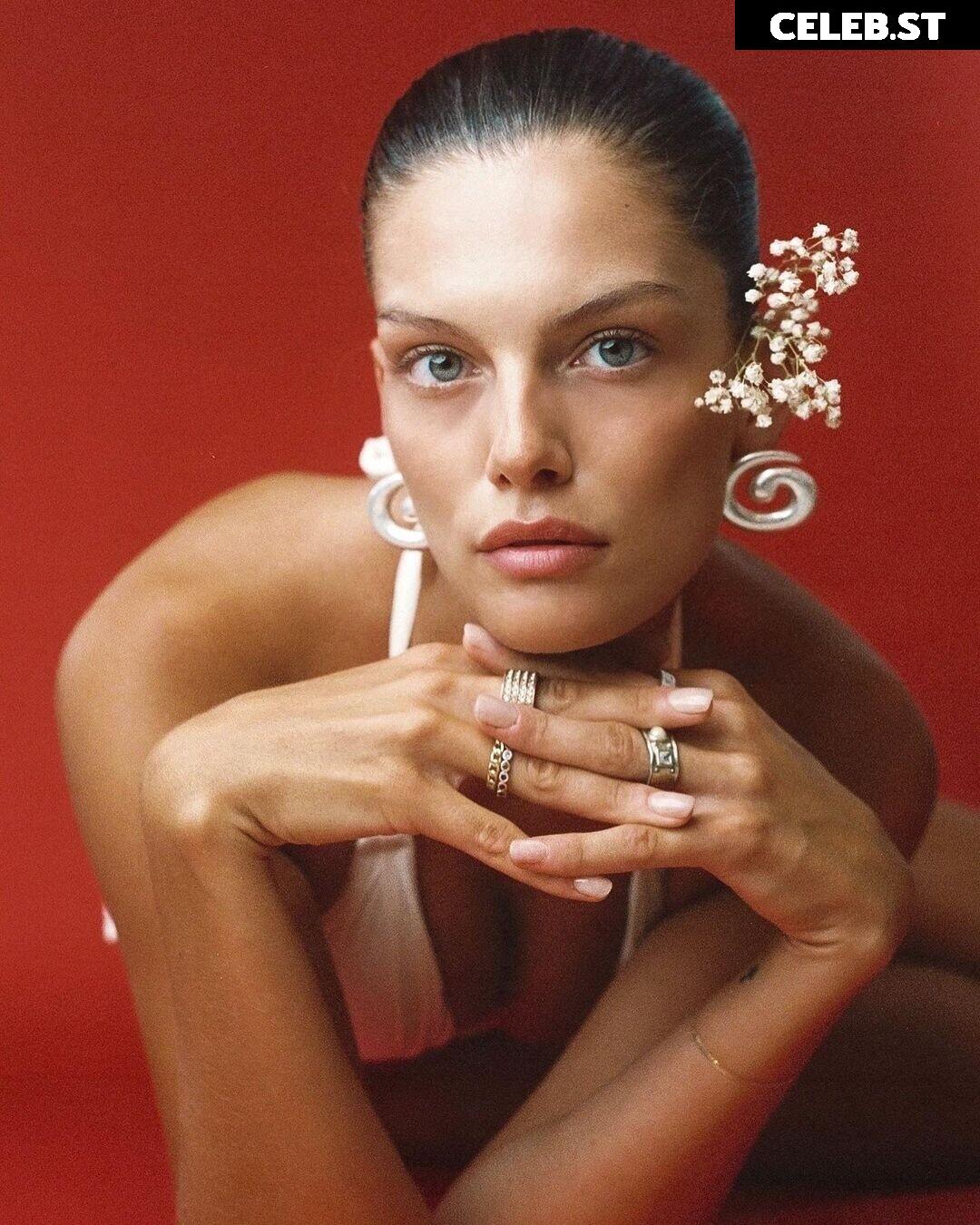 Vanessa Fuchs Image 2063667