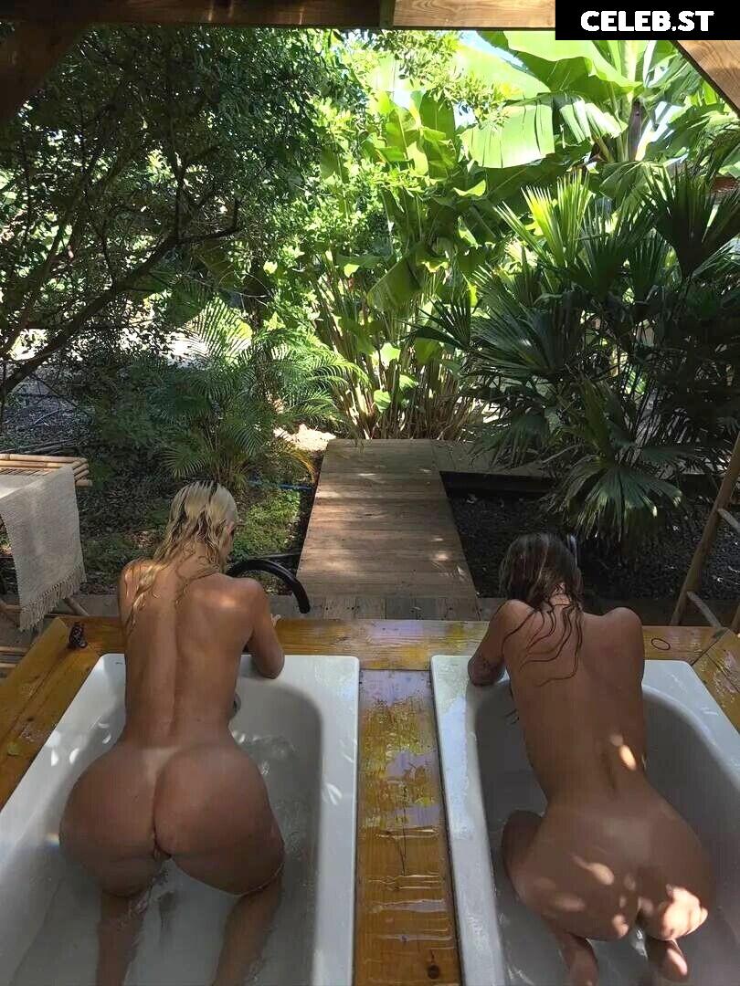 Tantot Twins - Pauline (@popstantot) &amp; Mathilde (@mathildtantot) Image 20630584