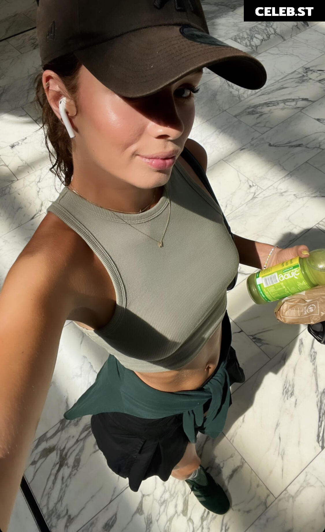 Zoe Salome Saip Image 2063341