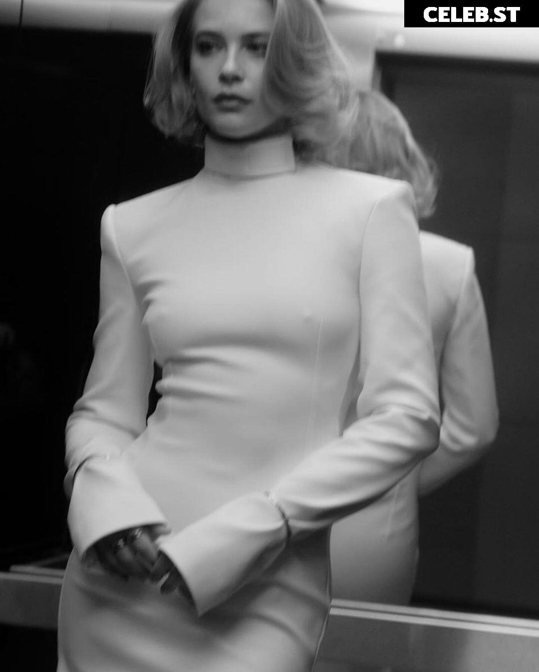 Jeanne Goursaud Image 2069832