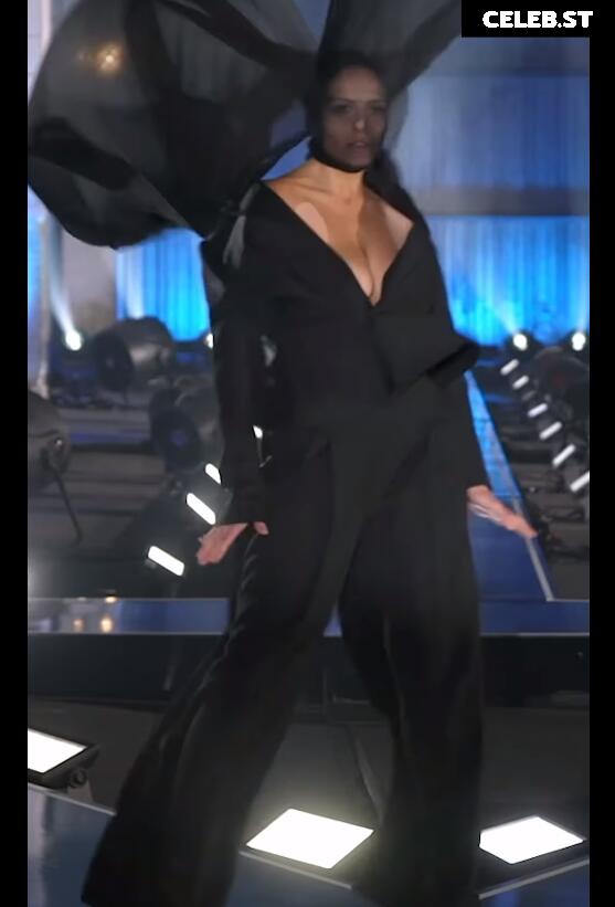 Xenia Tsilikova Image 2069079