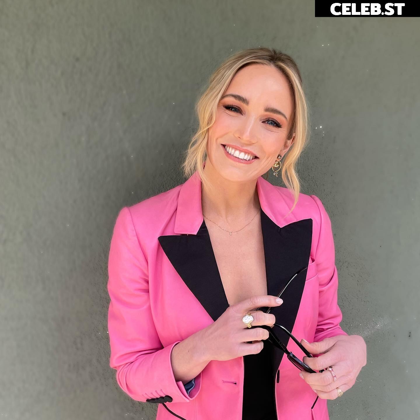 Caity Lotz Image 2069249