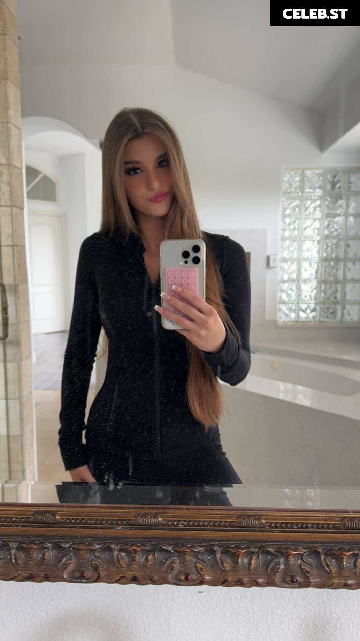 Brooke Monk Image 20688219