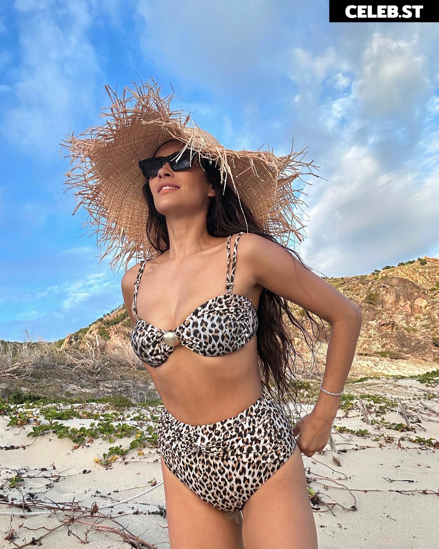 Shay Mitchell Image 2068246